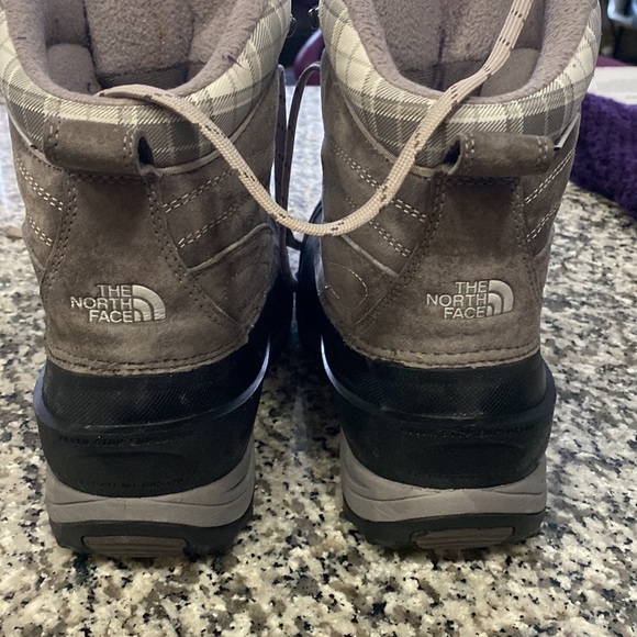The North Face chilkat ll Gray and Black Winter Boots 200 g of primaloft - Picture 3 of 11